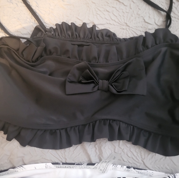 Two piece cold shoulder with two tops plus size - Picture 6 of 6